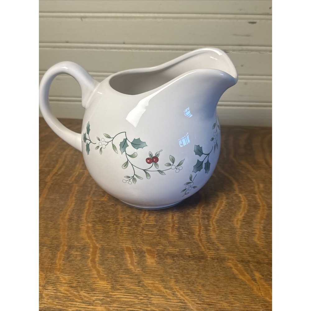 Pfaltzgraff Winterberry All-Purpose Pitcher 24fl oz